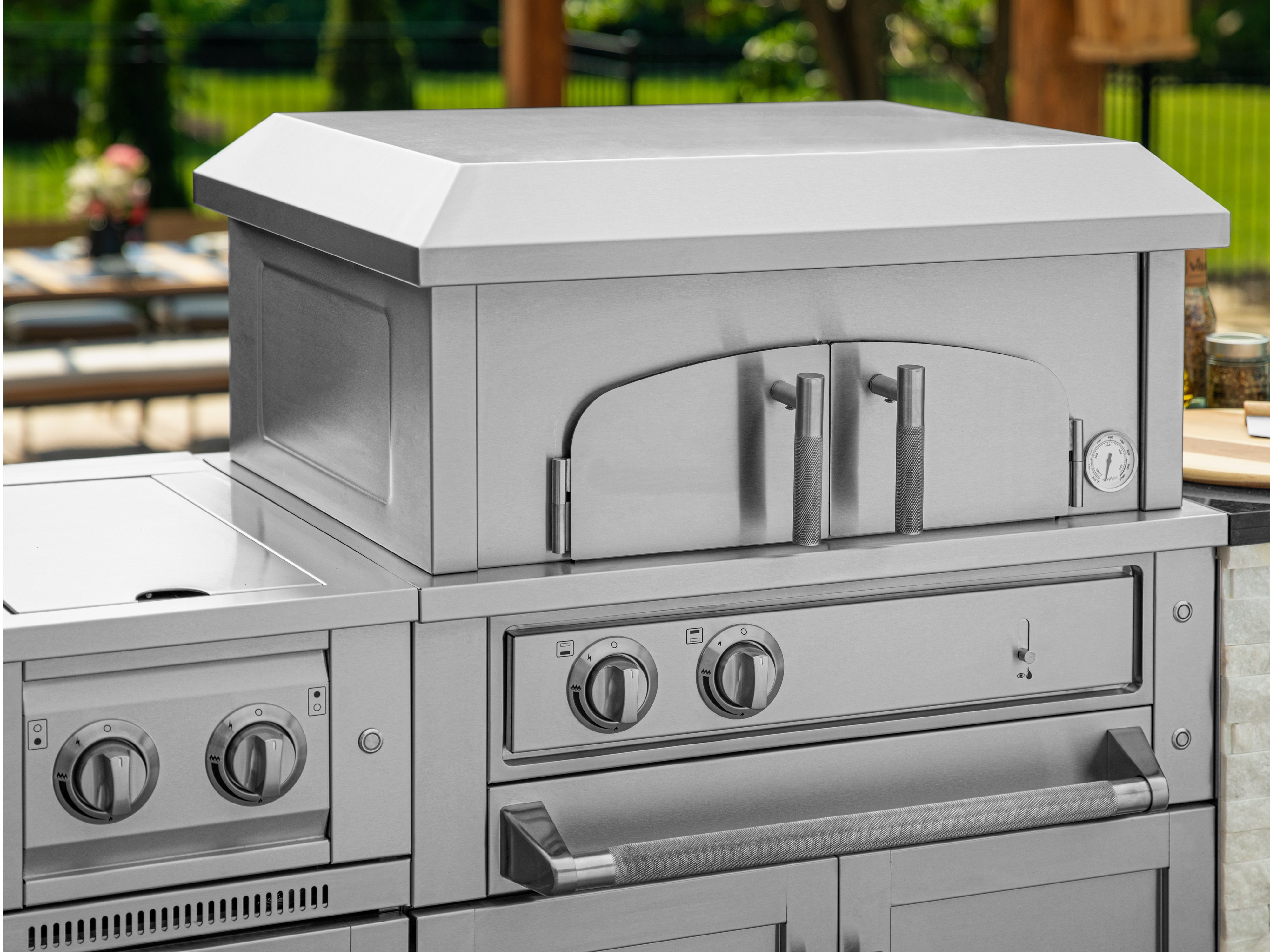 Outdoor Kitchen 33 in. Platinum Built-In Pizza Oven
