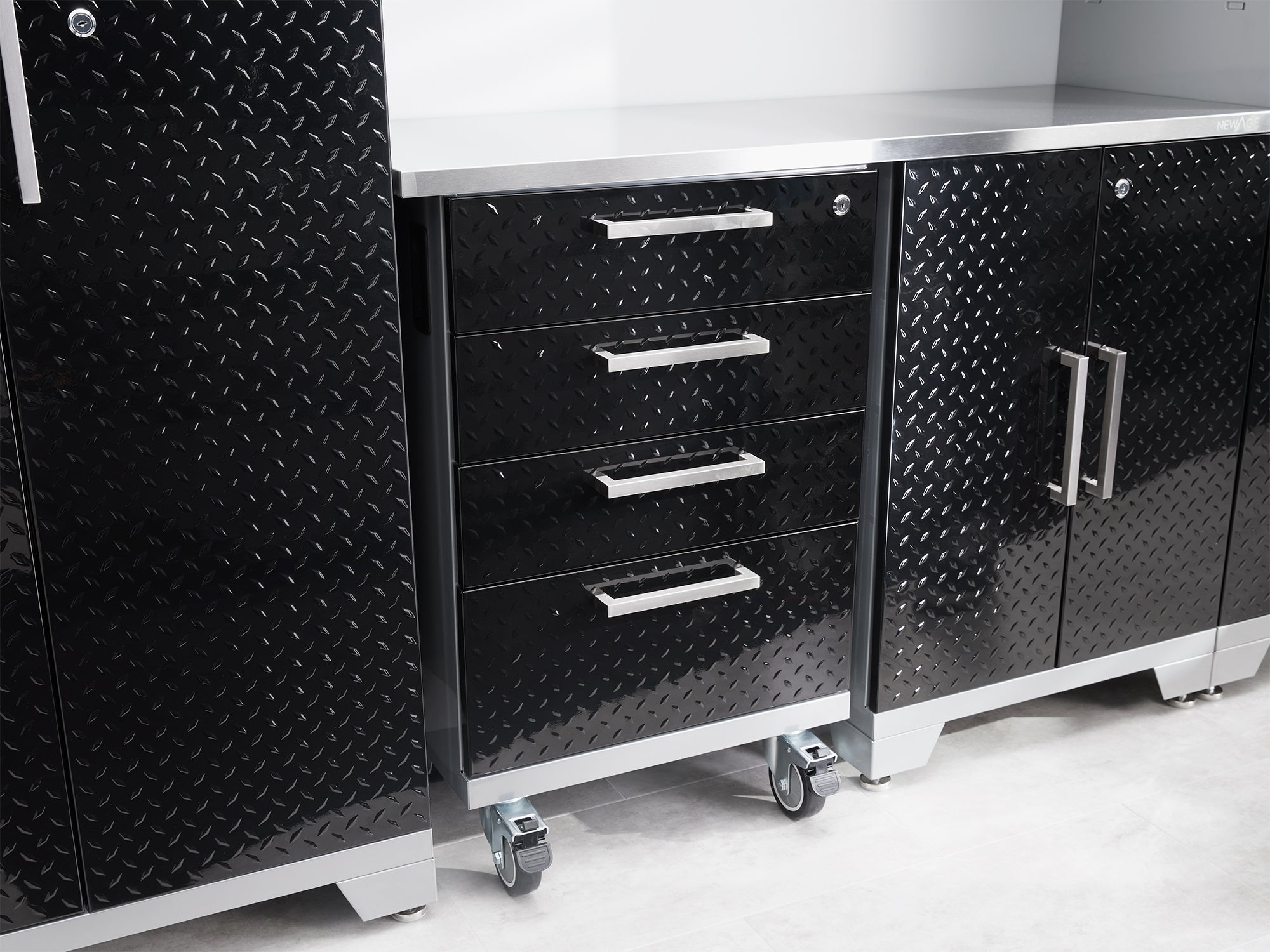 Performance Diamond Plate Limited Edition 10 Piece Cabinet Set with Tool, Base, Wall Cabinets, 30 in. Lockers and Worktop
