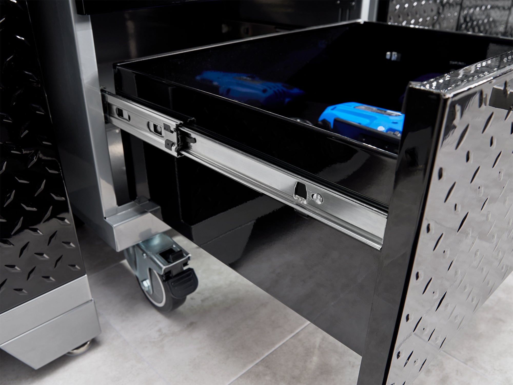 Performance Diamond Plate Limited Edition 10 Piece Cabinet Set with Tool, Base, Wall Cabinets, 30 in. Lockers and Worktop