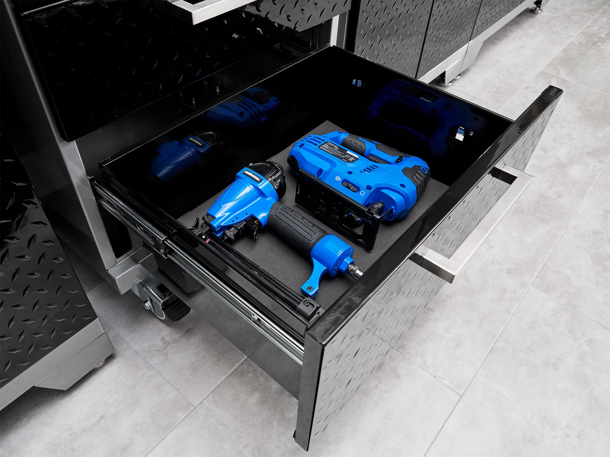 Performance Diamond Plate Limited Edition 10 Piece Cabinet Set with Tool, Base, Wall Cabinets, 30 in. Lockers and Worktop