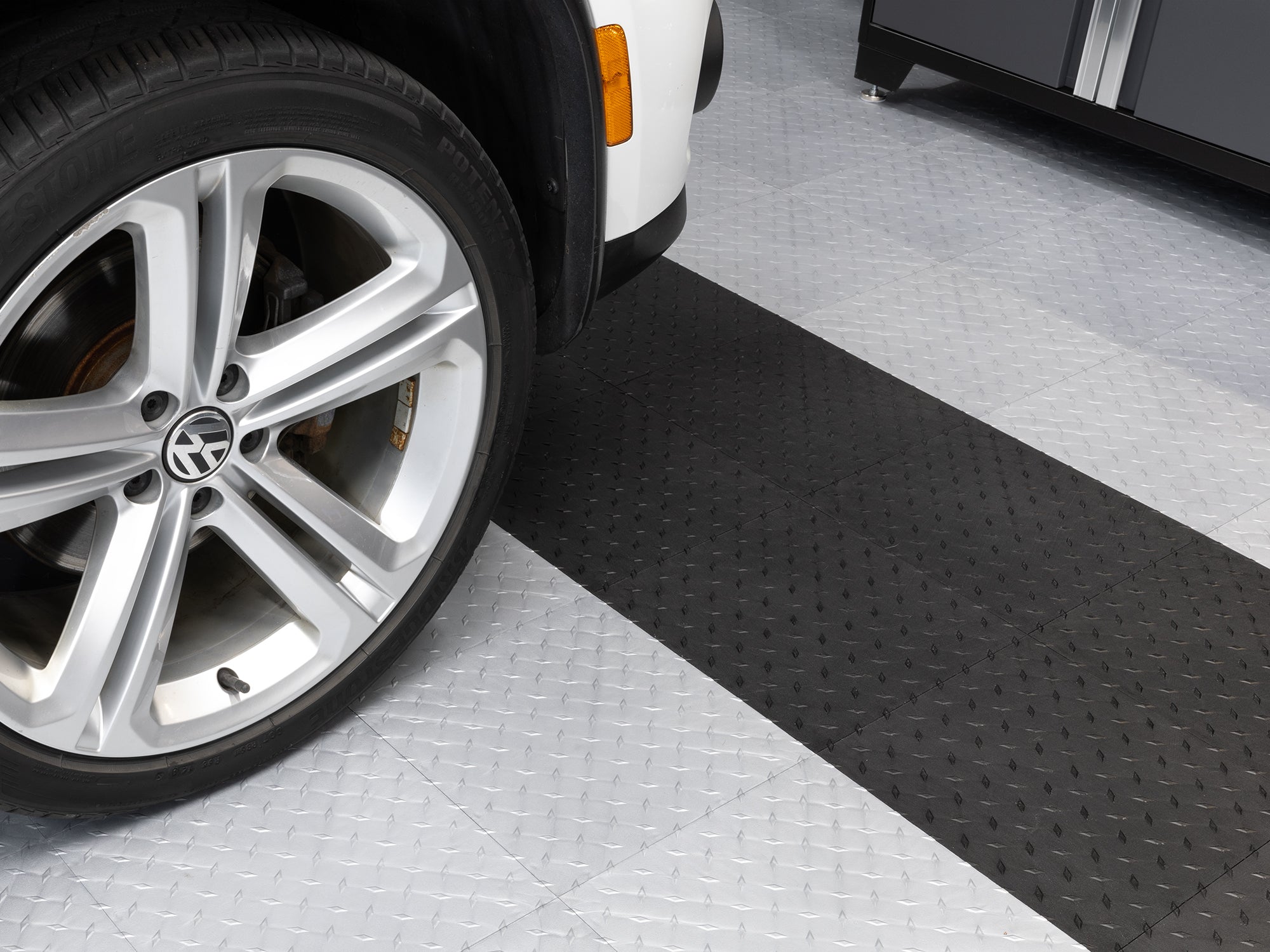 12in x 12in Diamond Plate Pattern Polypropylene Garage Flooring Tiles (48-Pack)