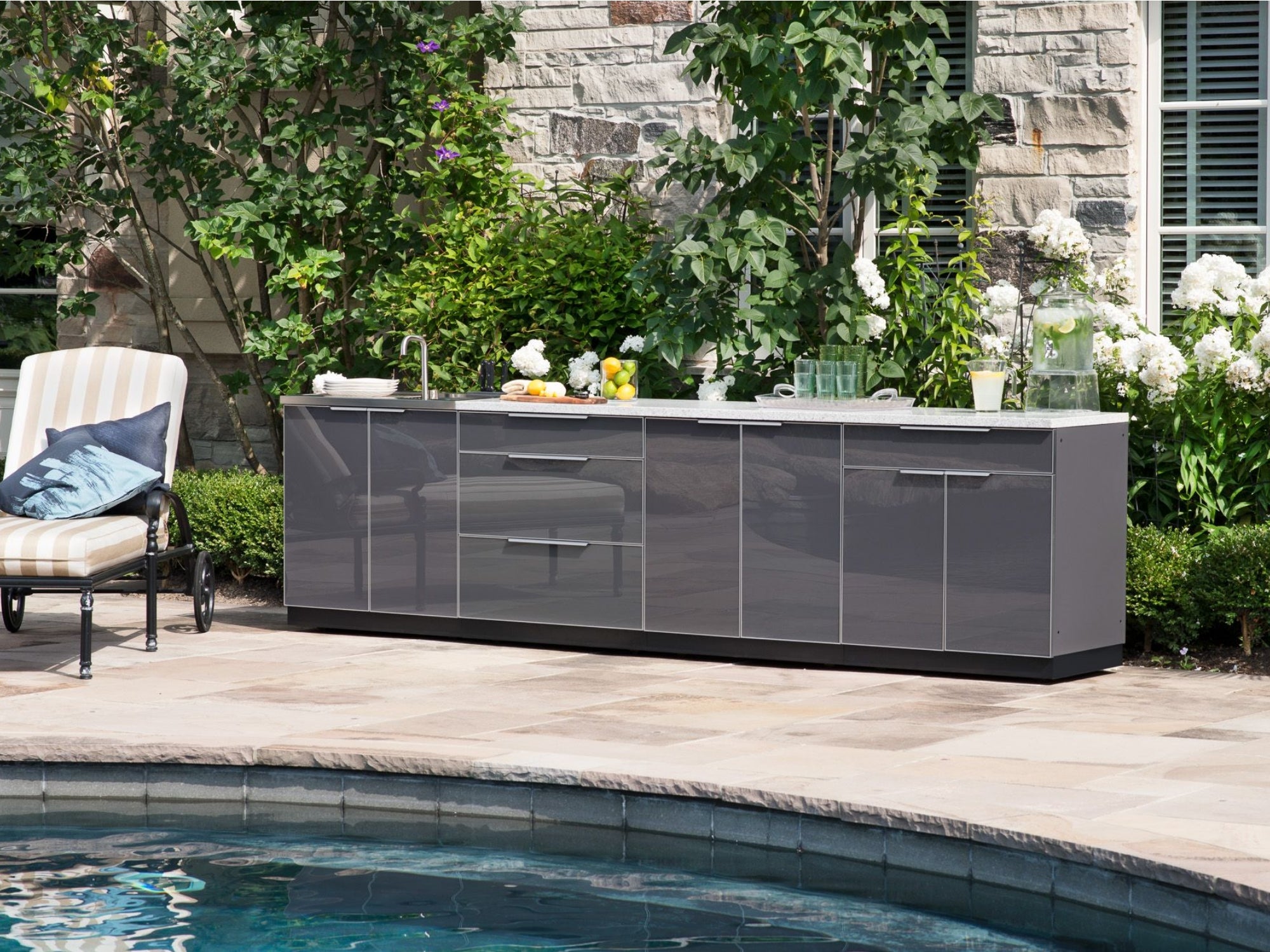 Outdoor Kitchen Aluminum 5 Piece Cabinet Set With 3 Drawer, Bar, Grill Cabinet, Performance Grill and Countertop