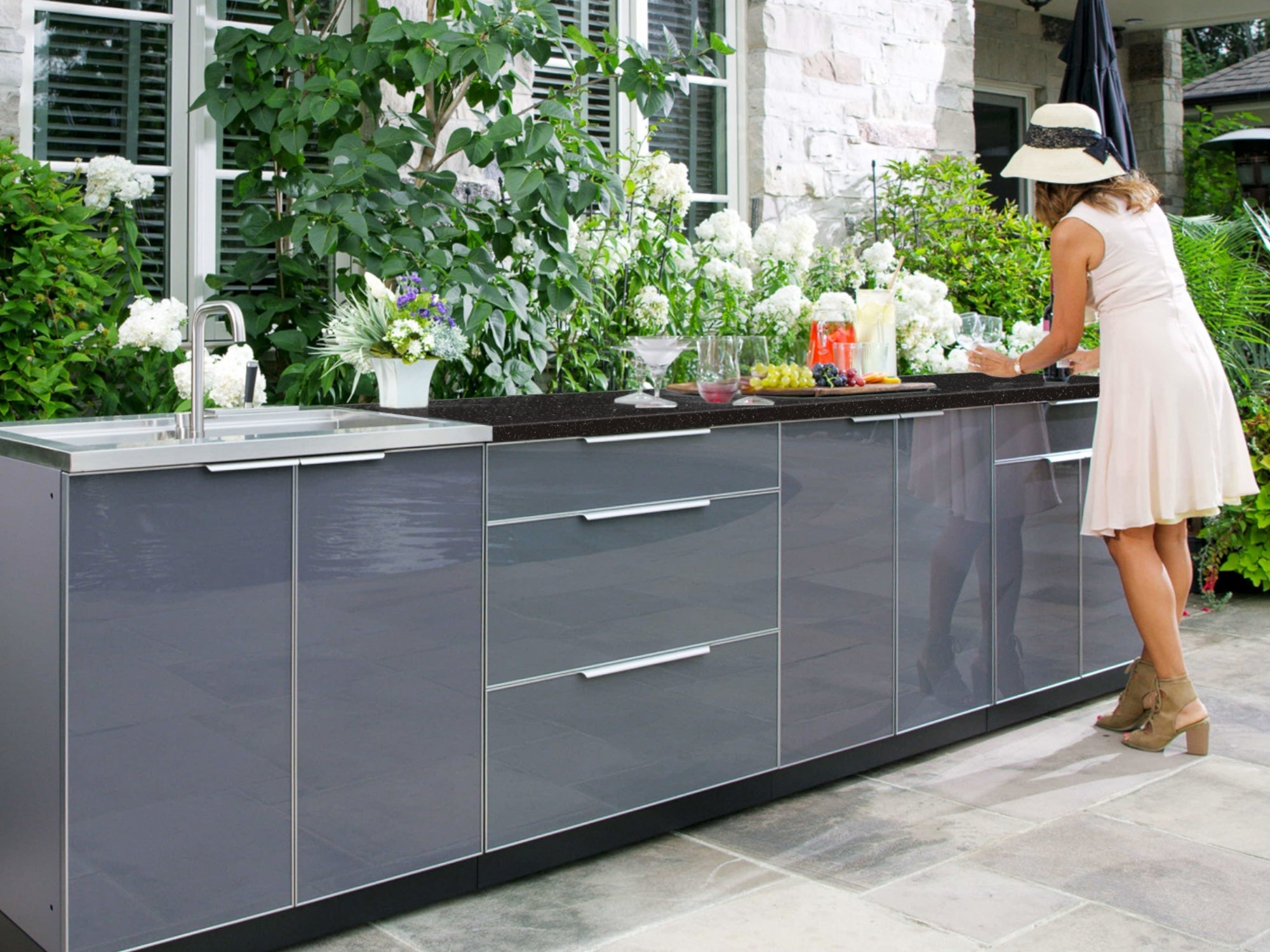 Outdoor Kitchen Aluminum 5 Piece Cabinet Set with 3-Drawer, 2-Door Cabinet, Countertops and Fridge