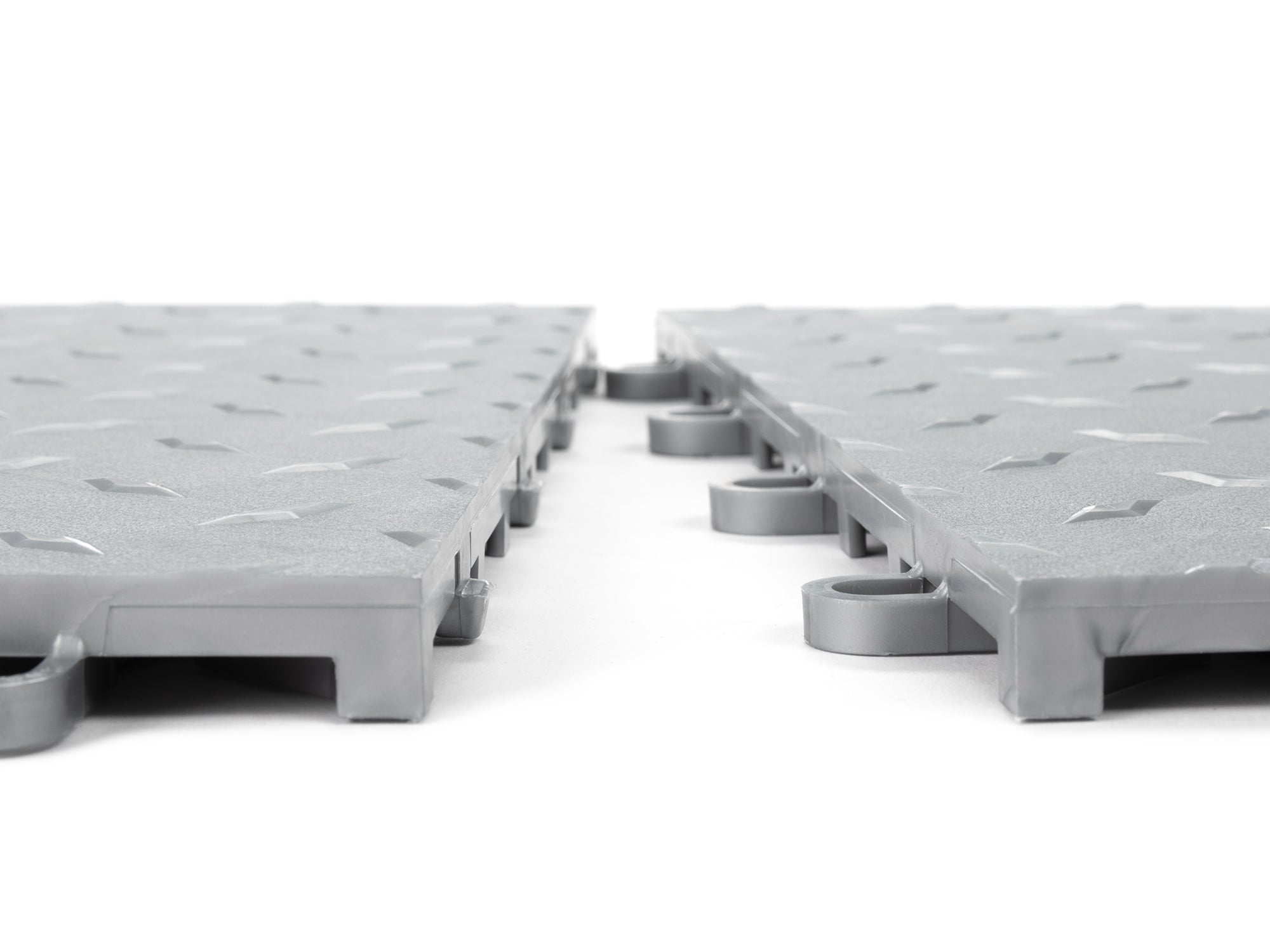12in x 12in Diamond Plate Pattern Polypropylene Garage Flooring Tiles (48-Pack) - Platinum
