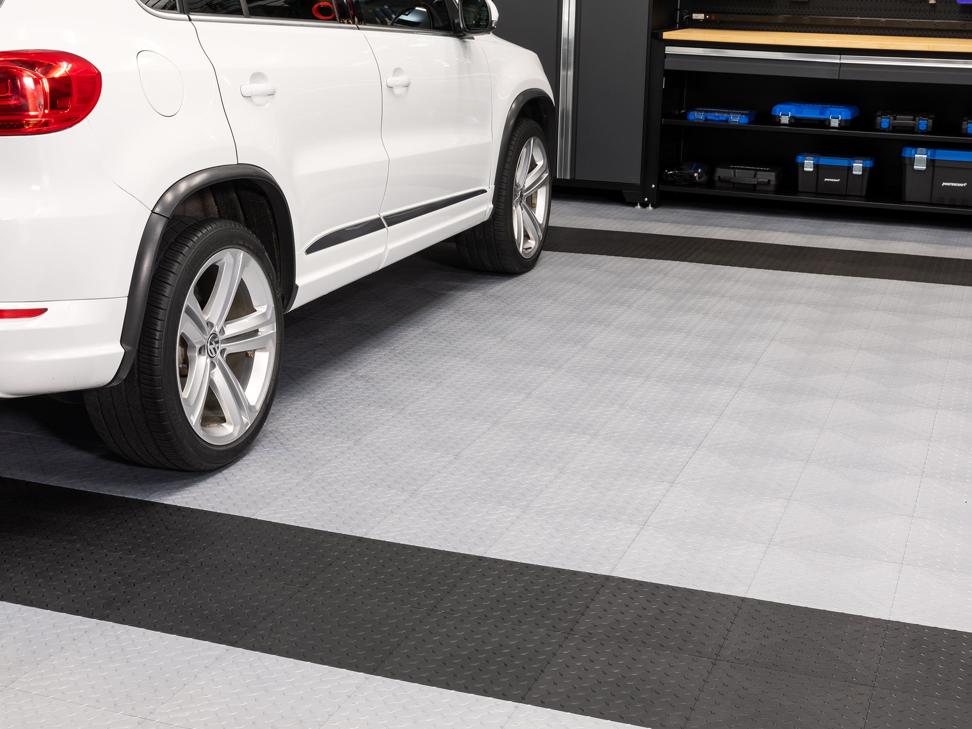 12in x 12in Diamond Plate Pattern Polypropylene Garage Flooring Tiles (48-Pack) - Platinum