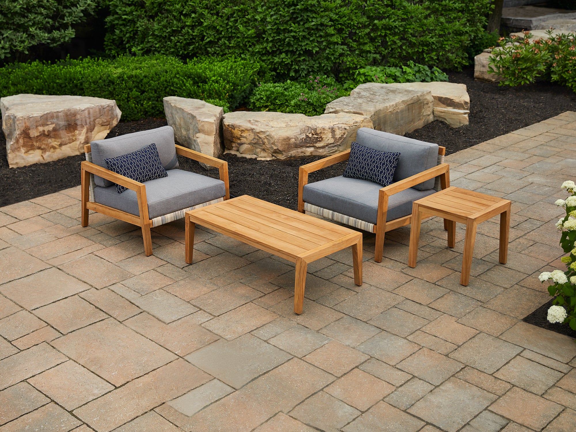 Lakeside 7 Seater Chat Set with Coffee Table, Side Table and Umbrella