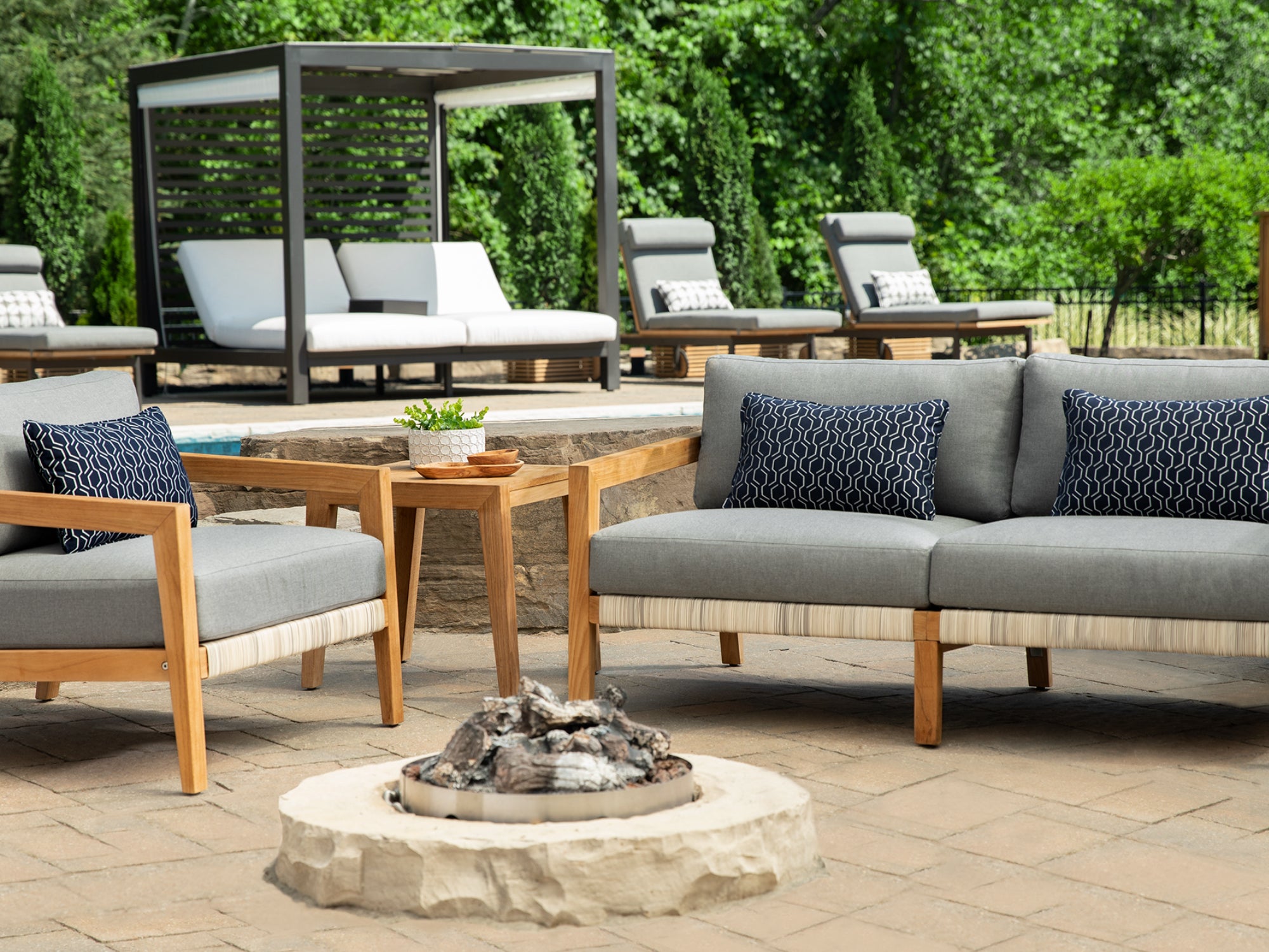 Lakeside 6 Seater Chat Set with Coffee Table and Side Table