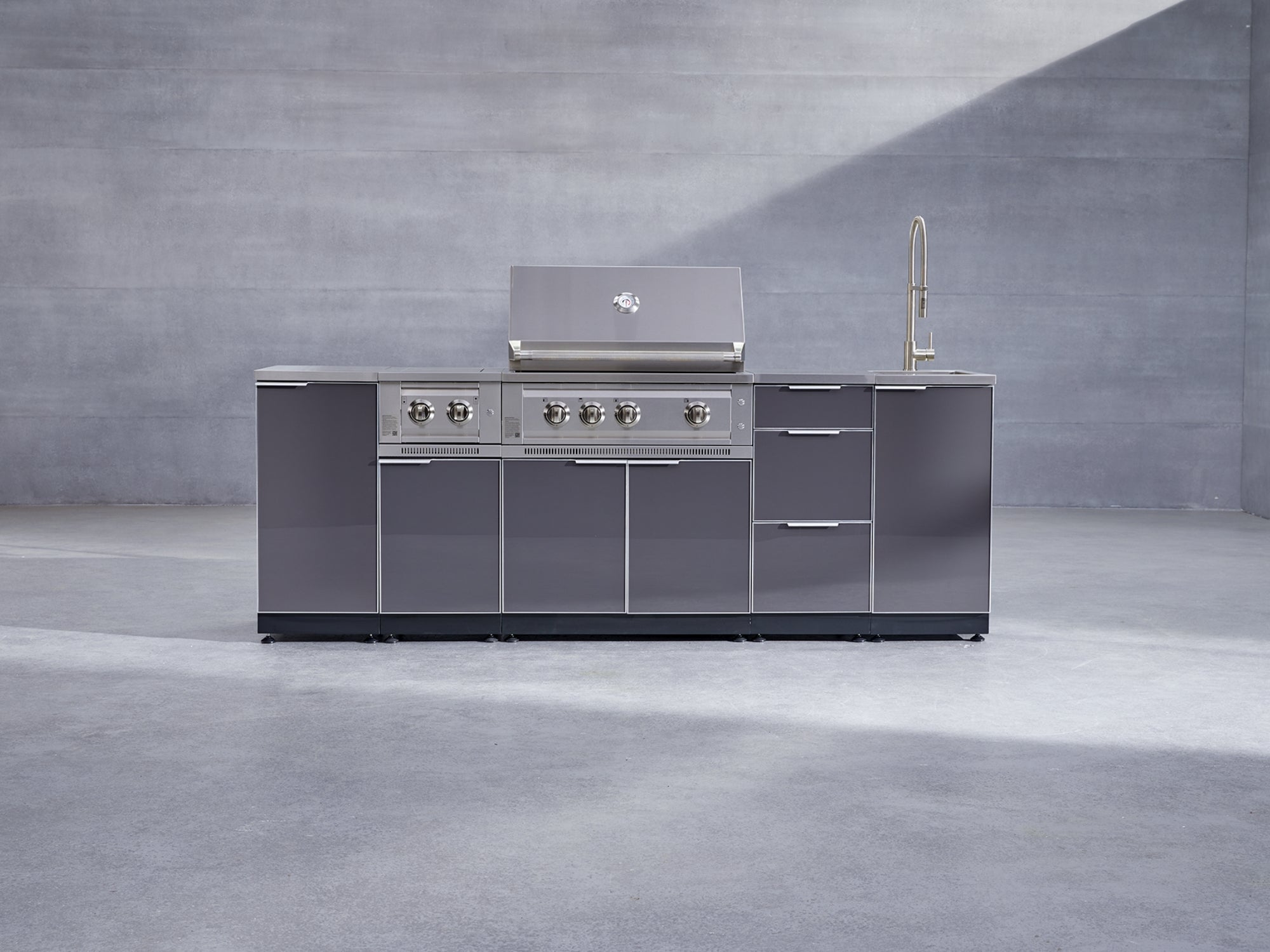 Outdoor Grill Island Aluminum 5 Piece Cabinet Set with Sink, 3 Drawer, Grill Cabinet, Platinum Grill and Countertop