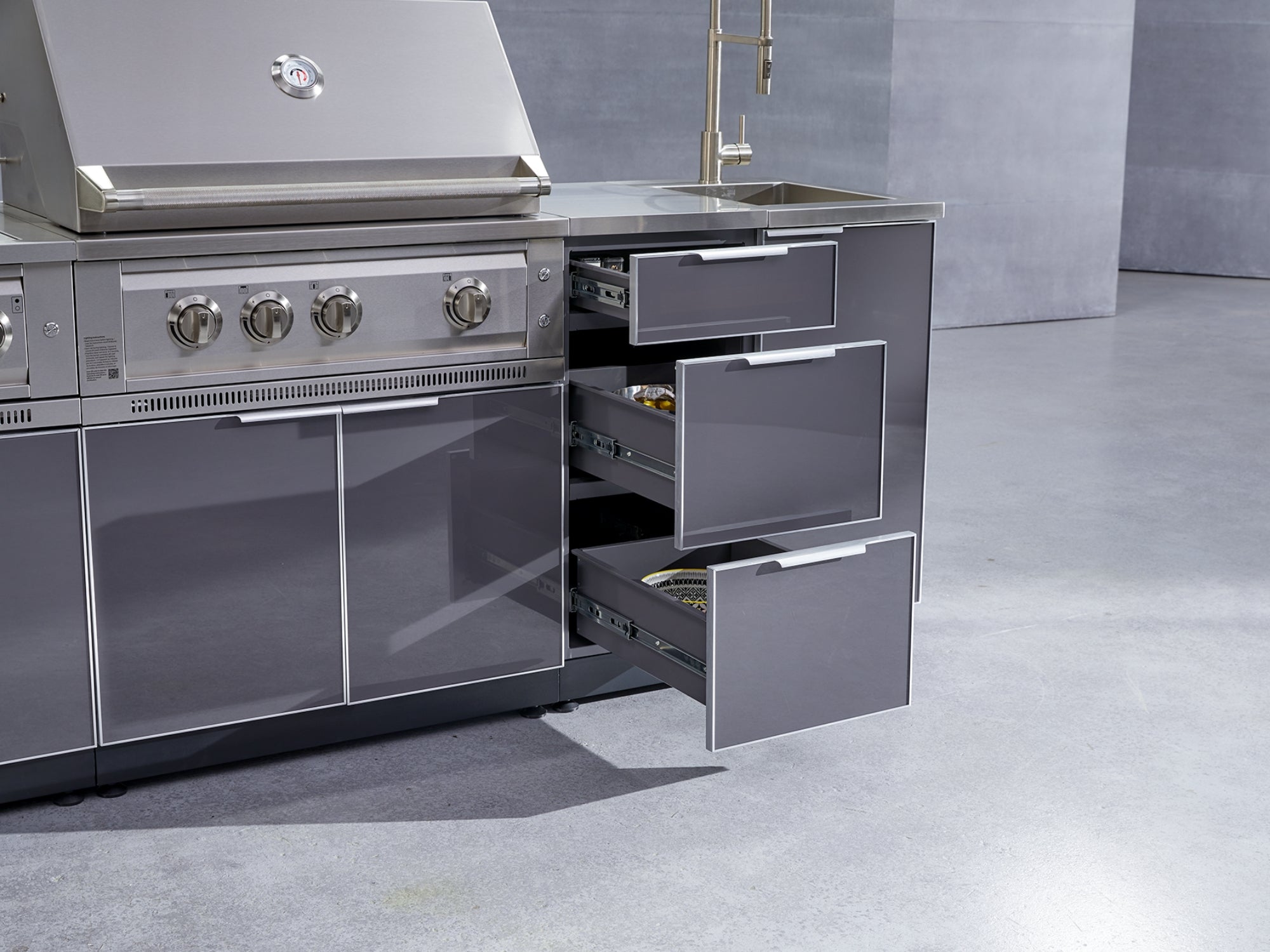 Outdoor Grill Island Aluminum 5 Piece Cabinet Set with Sink, 3 Drawer, Grill Cabinet, Platinum Grill and Countertop